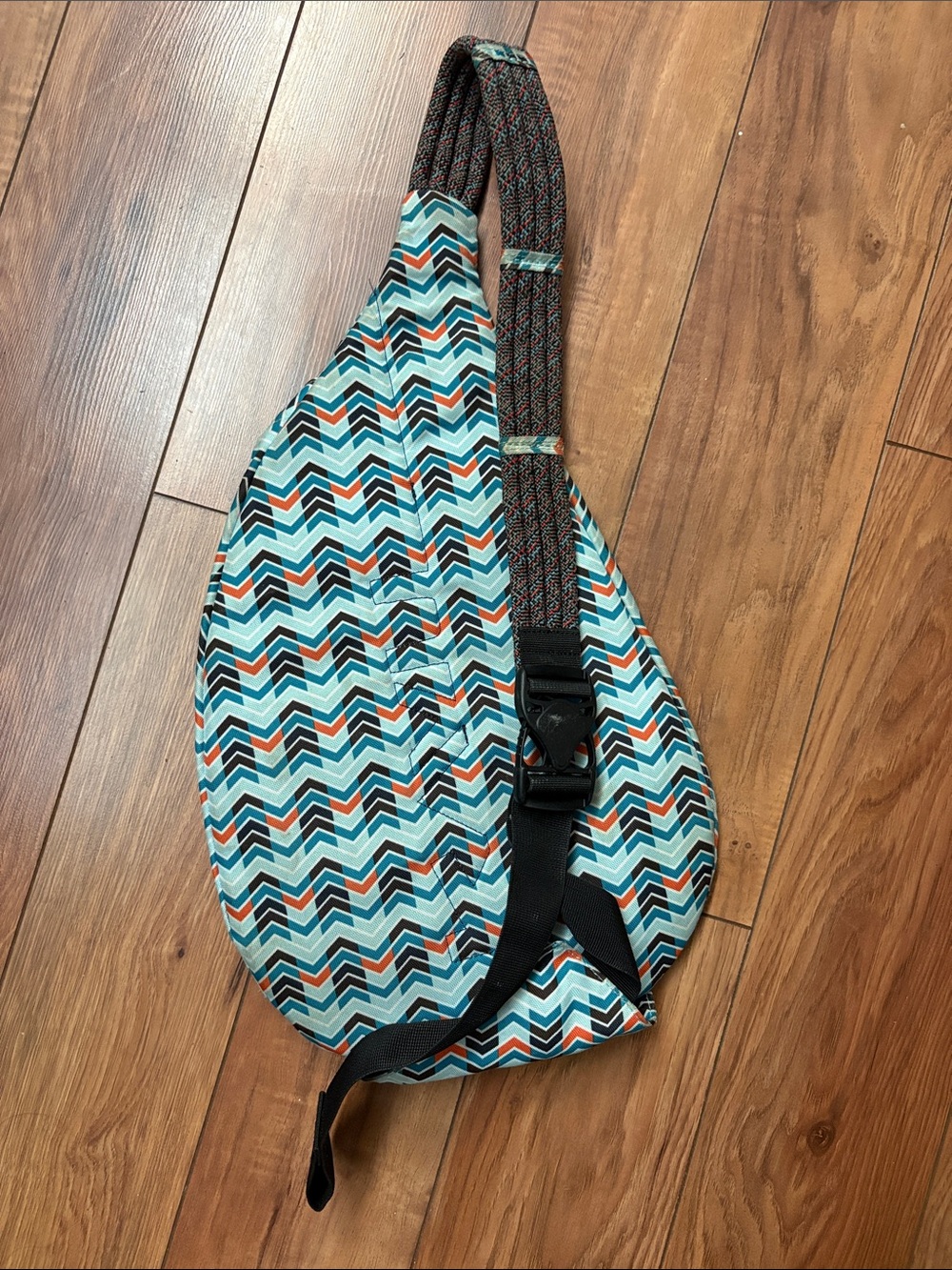 KAVU - Picture 2 of 2